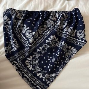 Elastic bandana top